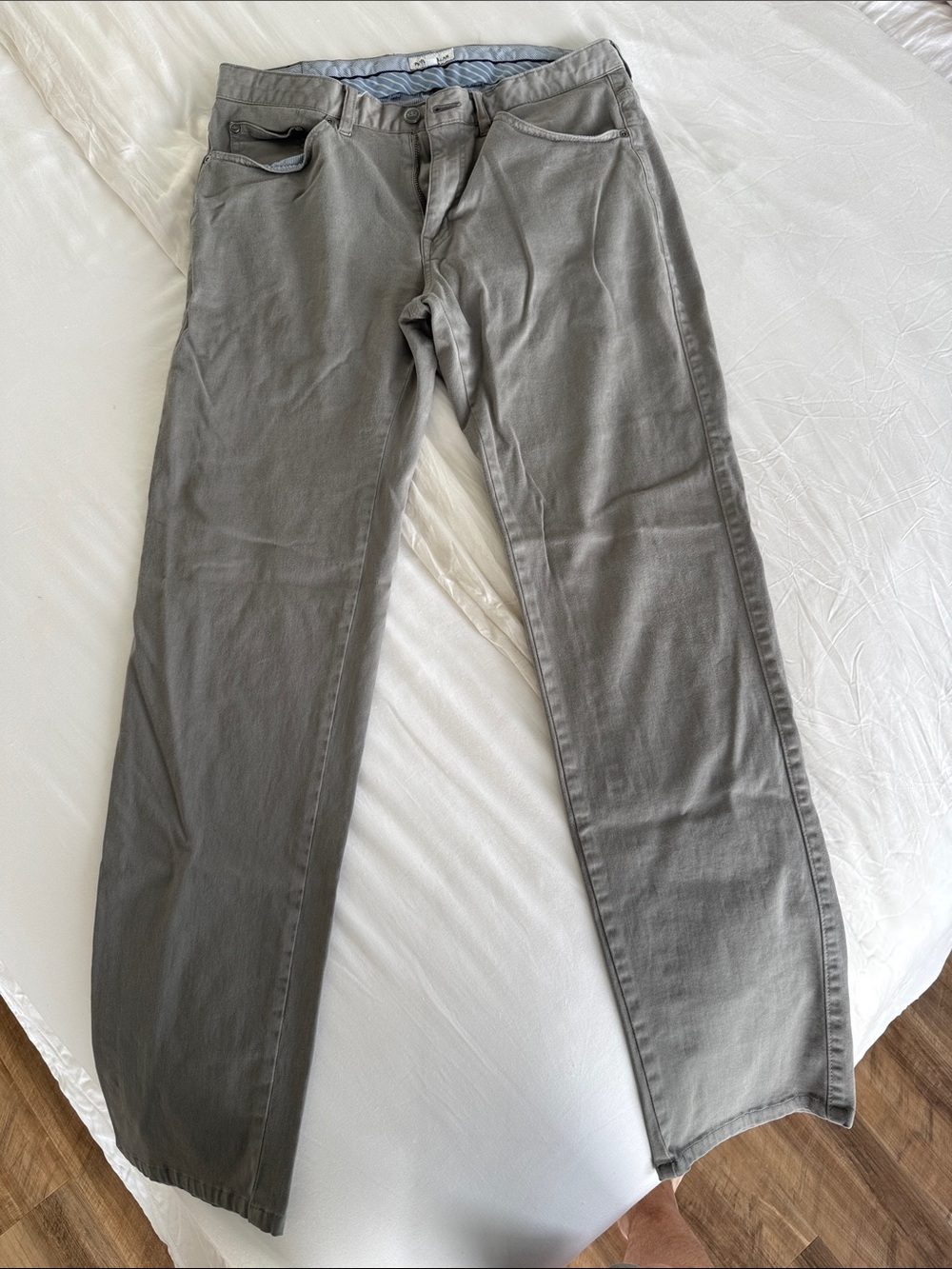 Peter Millar Men's Sateen Pants in Gray